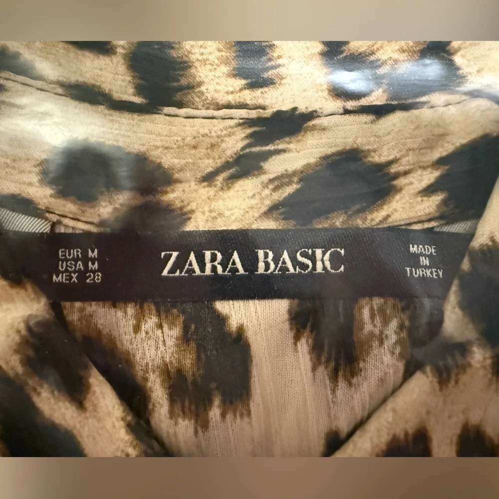 Gently Worn Zara Basic Leopard Print Button-Up Shirt - Picture 3 of 3